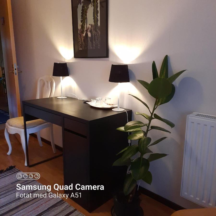 Naturnaera Dubbelrum B&B I Uppsala Ramstalund Buitenkant foto
