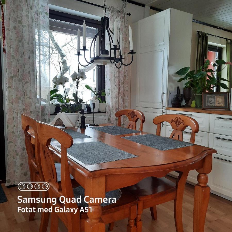 Naturnaera Dubbelrum B&B I Uppsala Ramstalund Buitenkant foto
