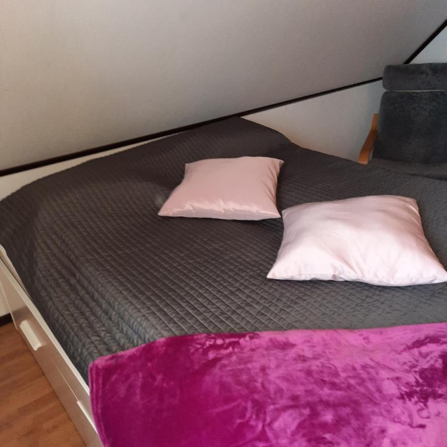 Naturnaera Dubbelrum B&B I Uppsala Ramstalund Buitenkant foto